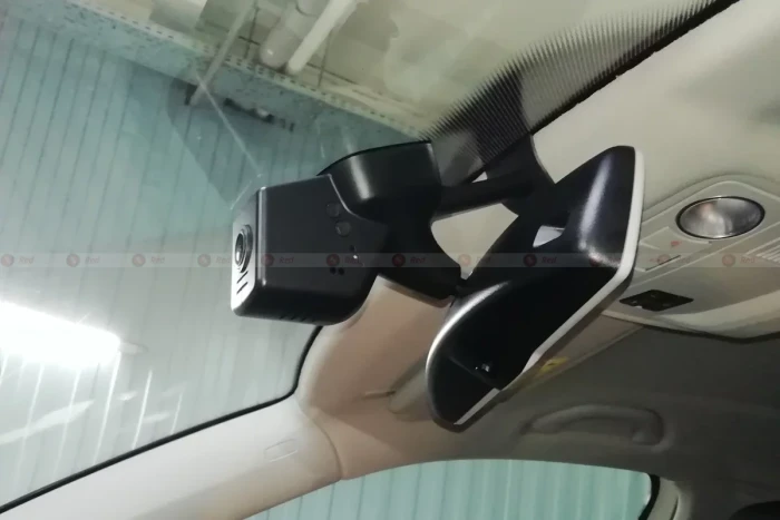 Штатный двухканальный видеорегистратор RedPower DVR-VAG-G DUAL для Volkswagen и Skoda