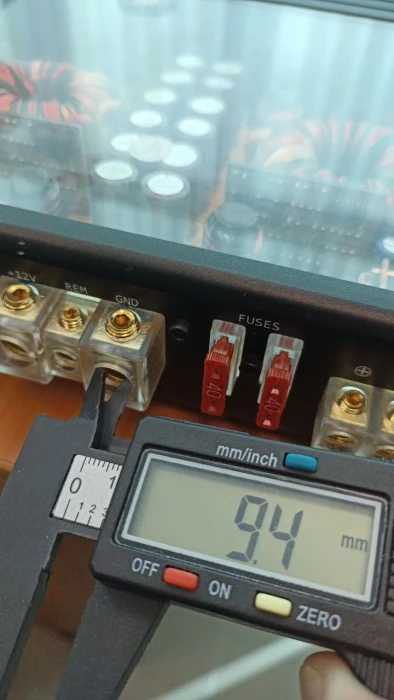 Усилитель AB класса Redpower 200.4SQ 4x200 Вт